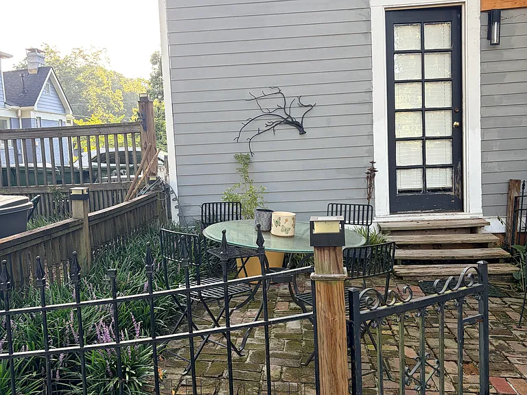 34 Rockyford Rd NE #D — Photo 12