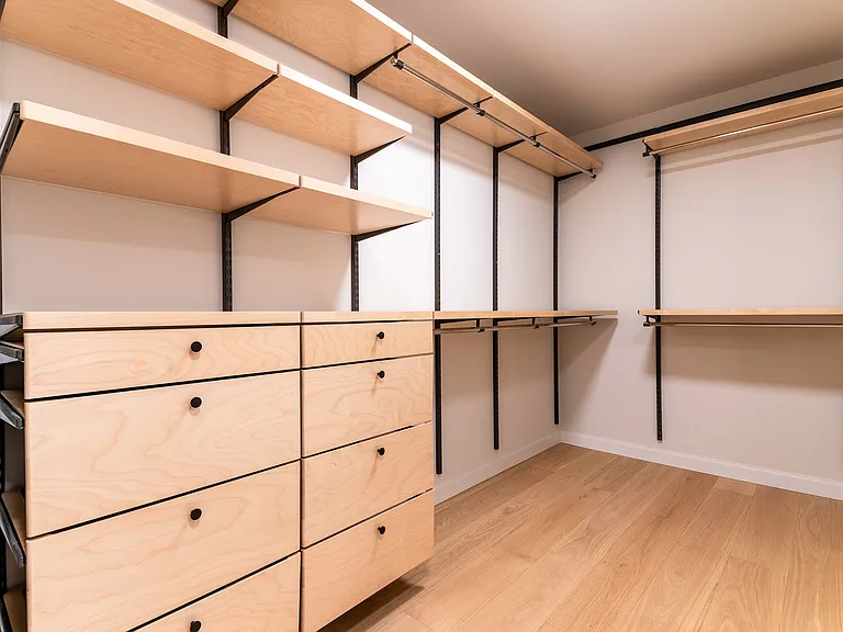 Walk-in Closet