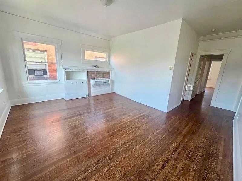 1st image of 332 W 9th St #2