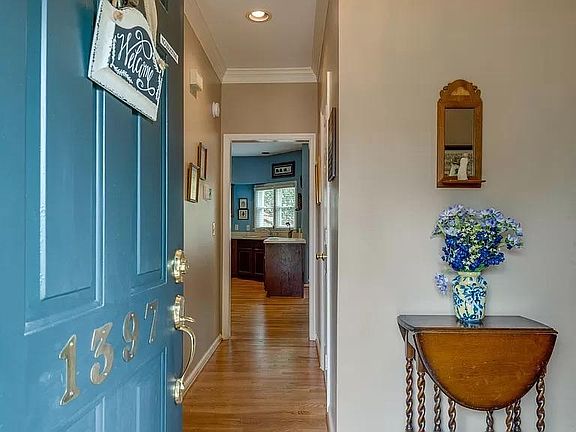 3rd image of 1397 Buckingham Cir