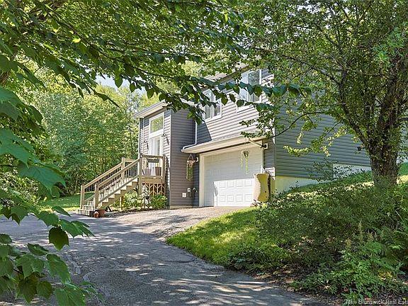3rd image of 4 Epworth Park Rd