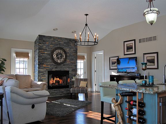 5th image of 1922 Ashford Ave