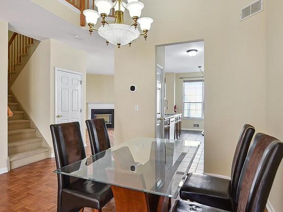 5th image of 6 Gallop Ln #306