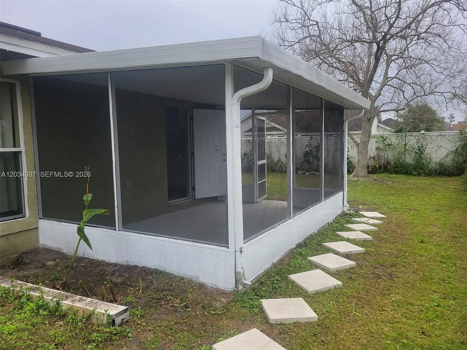 1 bed, 1.0 bath, $1,350 — Photo 2