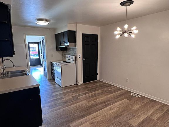 2nd image of 2883 Benchwood Dr #2883