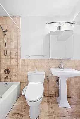 5th image of 225 E 86th St APT 905
