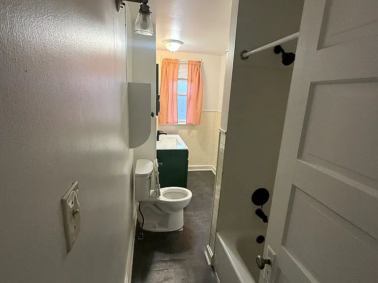 Bathroom (prior to update)
