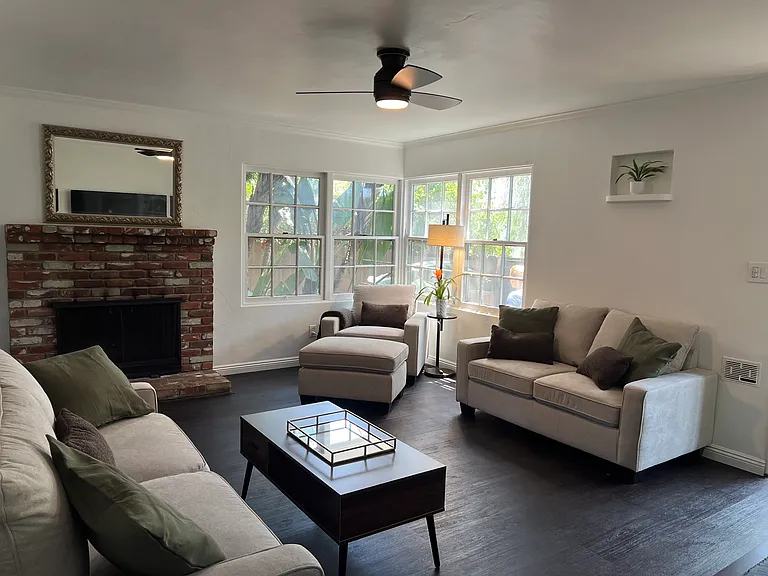 204 W Lewis St — Photo 28