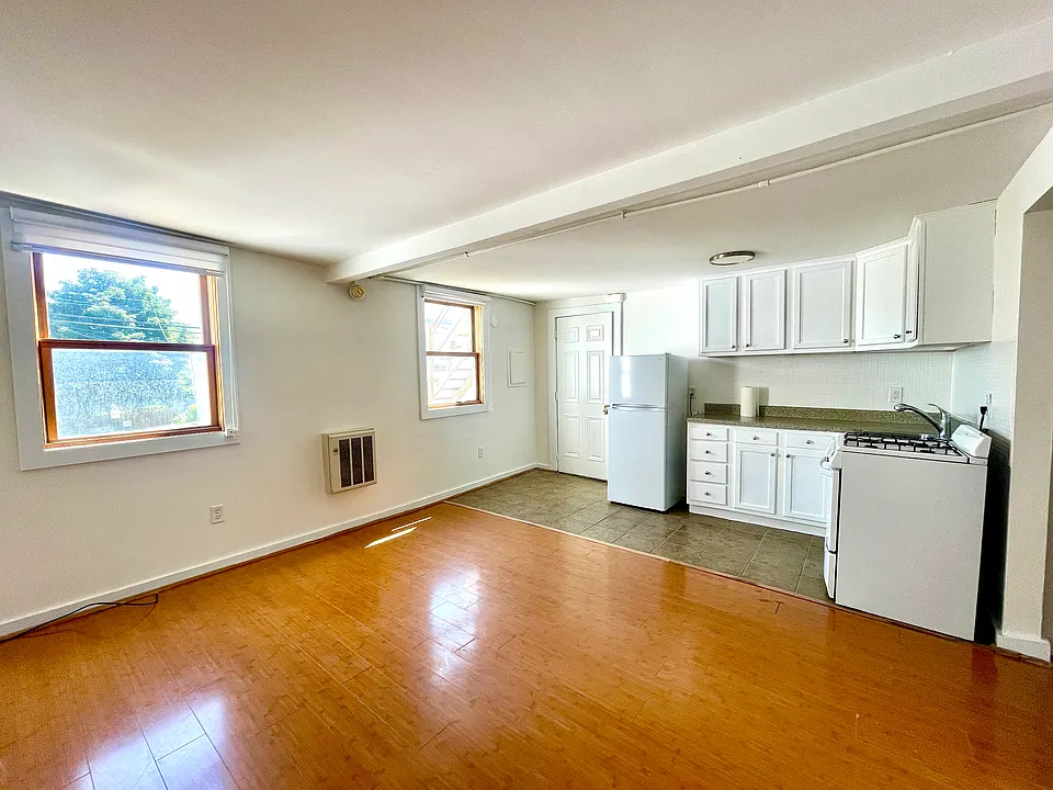 434 Warren St #2