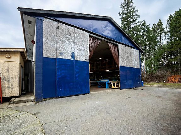 3rd image of 2116 Northfield Rd