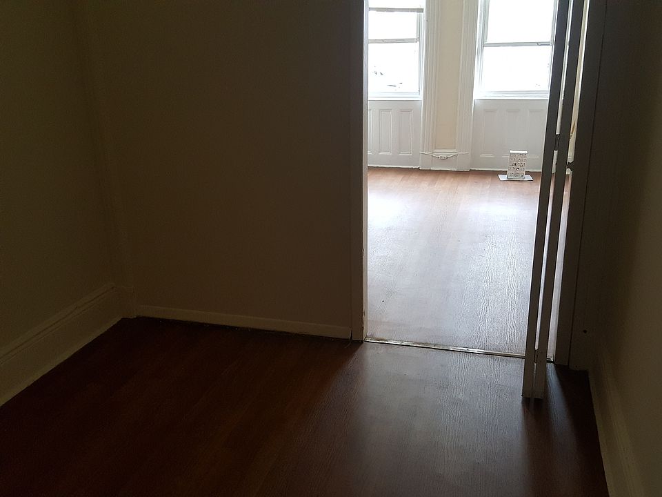 2nd image of 6052 Putnam Ave #3