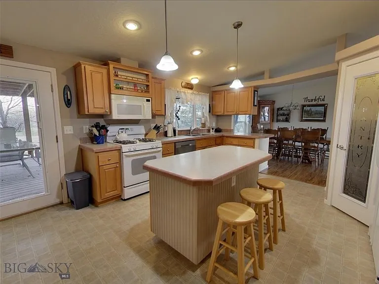 4445 Thorpe Rd — Photo 8
