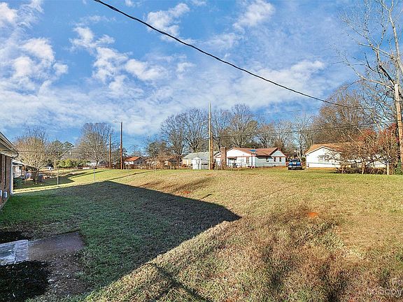 4th image of 3701 Firestone Dr