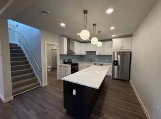 1530 N Cass St #B, Milwaukee, WI 53202