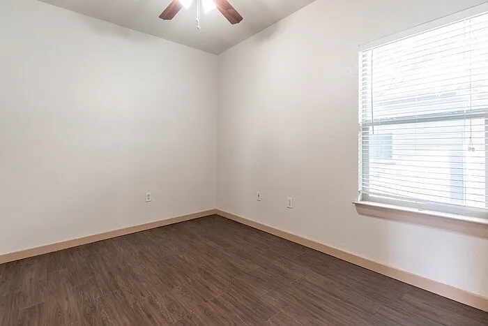 3 bed, 2.0 bath, 1100 sqft, $1,395 — Photo 4
