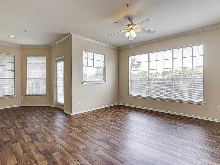 Turnberry Isle Apartment Homes — Photo 35