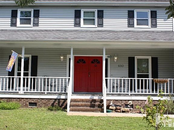 3rd image of 650 Owens Ct