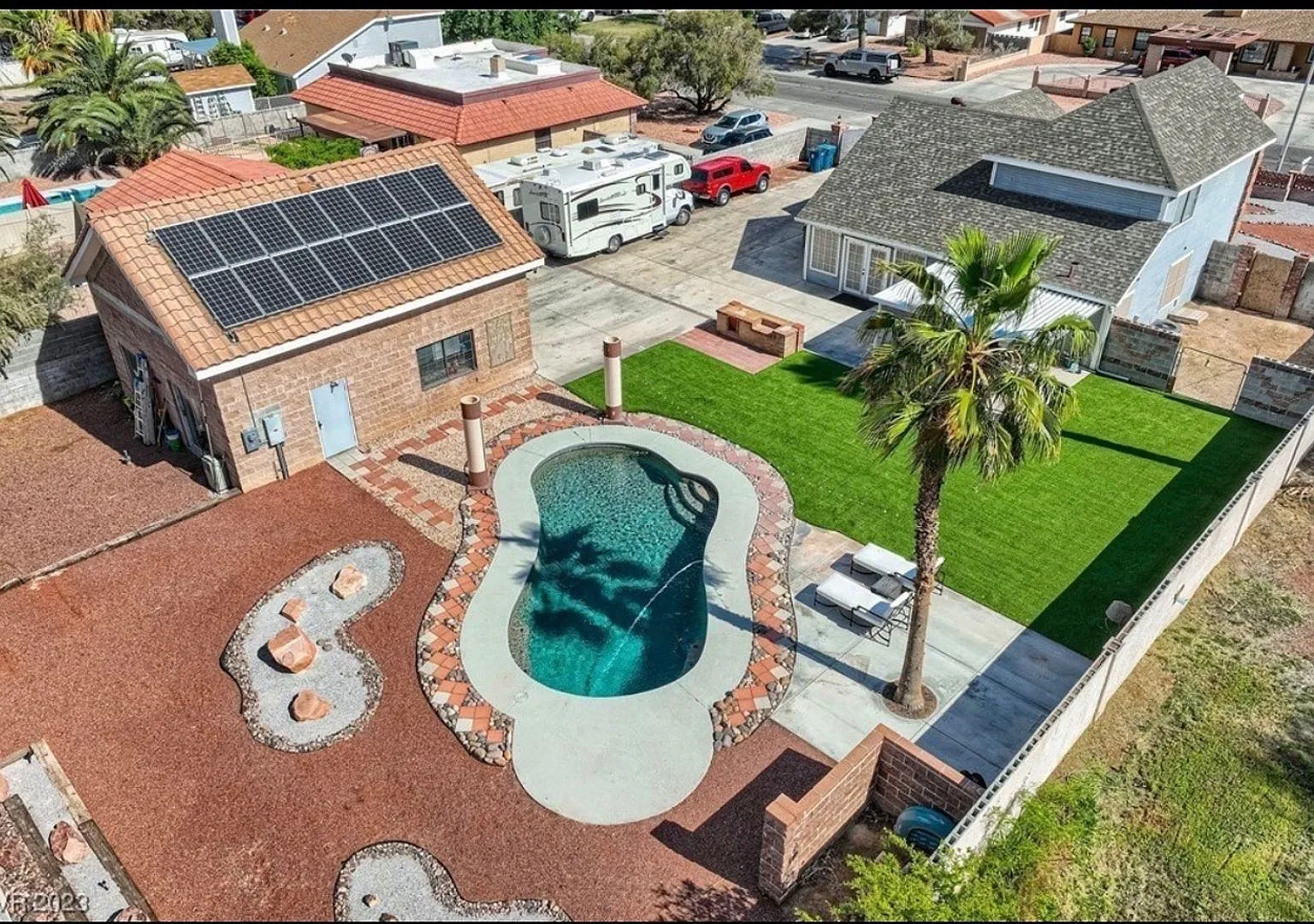Stunning 4BR Horse Property 6 car Garage in Las Vegas — Photo 4