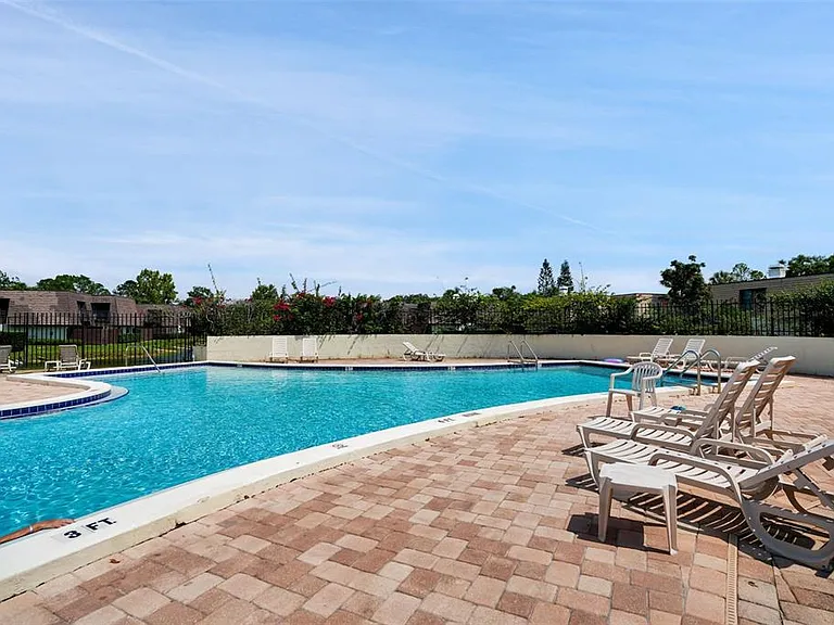 15217 W Pond Woods Dr — Photo 62