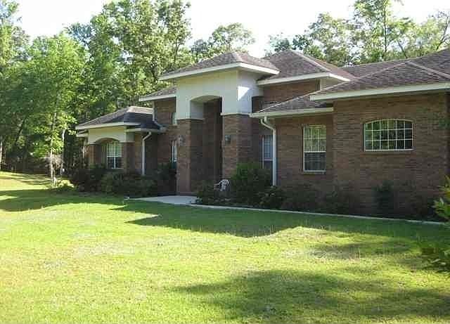 1st image of 218 Pine Ln