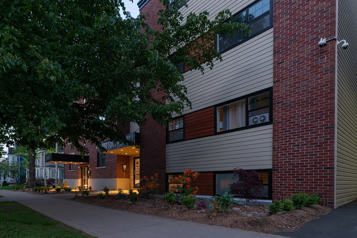 Building Photo - 6060 South St #9
