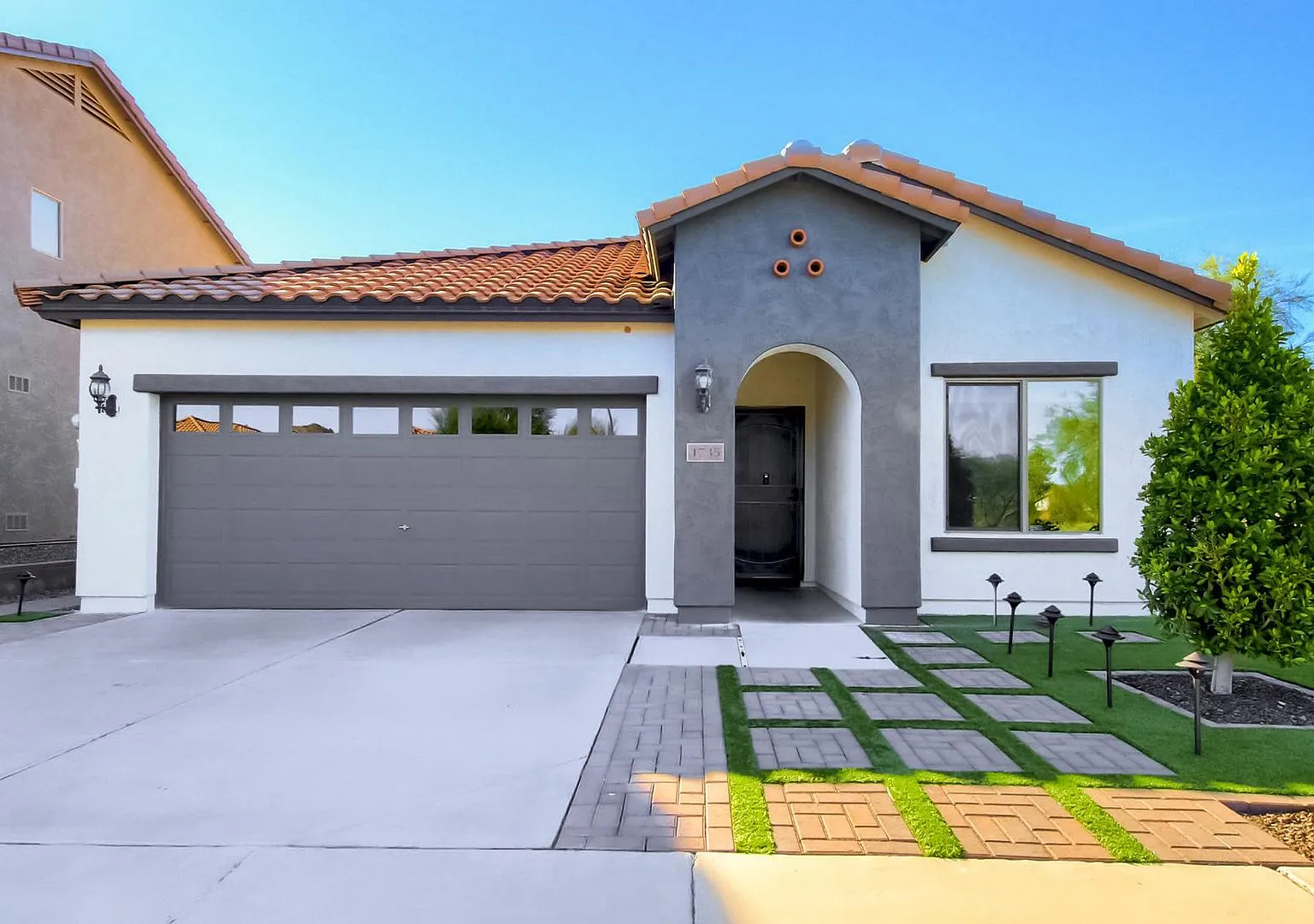 1735 W Straight Arrow Ln - Lease — Photo 1