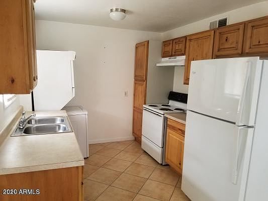 2nd image of 1115 E McLellan Blvd APT 2