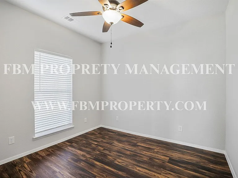 820 Rose St #B — Photo 9