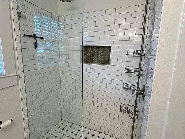 119 N J St — Photo 17