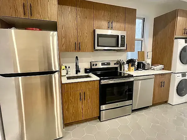 397 Stanhope St #1, Brooklyn, NY 11237