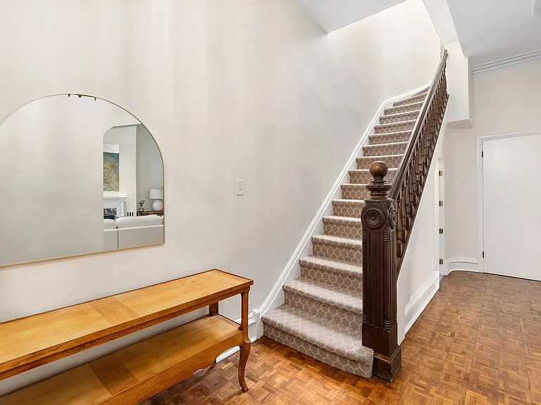 2112 N Dayton St — Photo 4