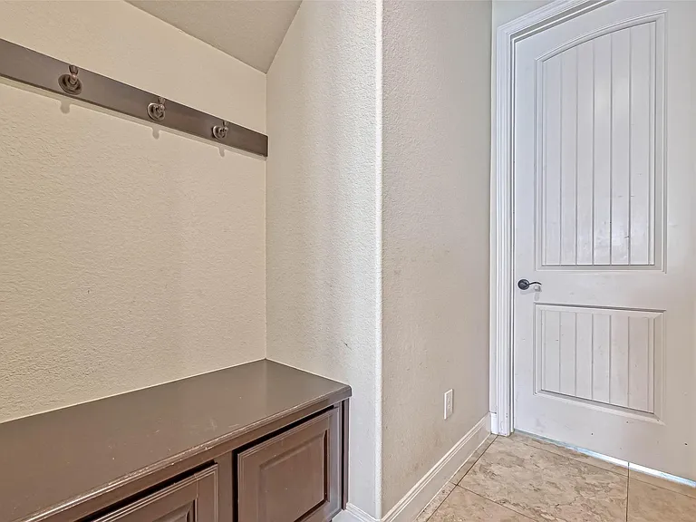 210 Hearthshire Cir — Photo 22