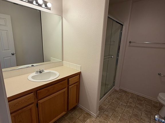 4th image of 4802 Porlier Ln