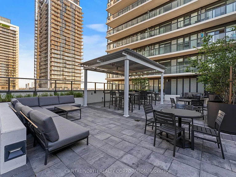 9000 Jane St #2022 — Photo 22