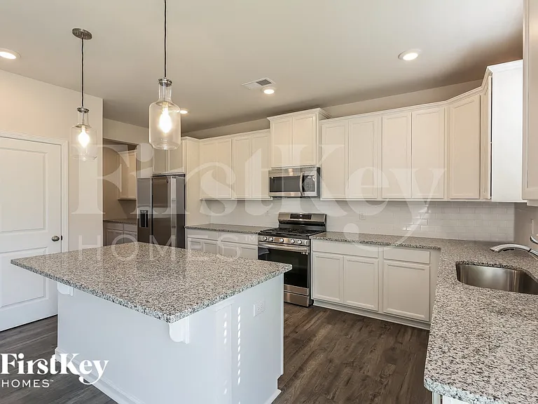 413 Stonefence Dr — Photo 7