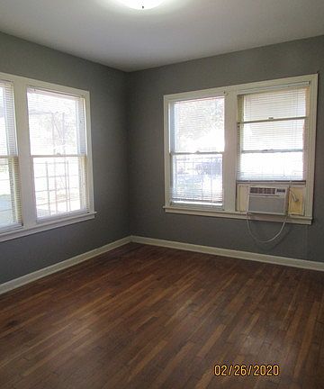 2nd image of 818 W Russell Pl APT 2