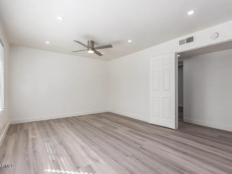 13627 N 57th Pl — Photo 16