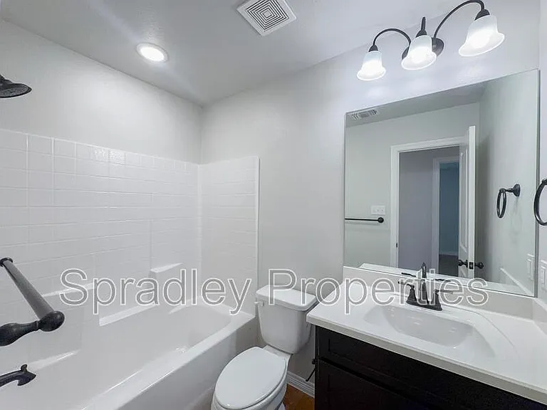 202 Juniper Dr #A — Photo 11