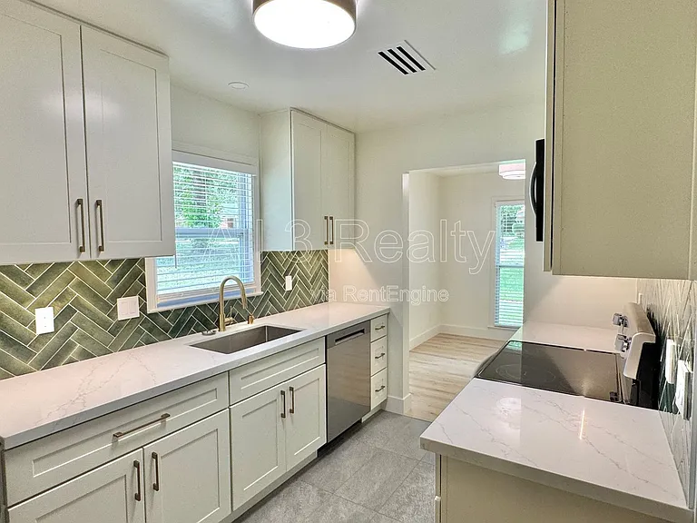 3224 Little John Dr — Photo 10