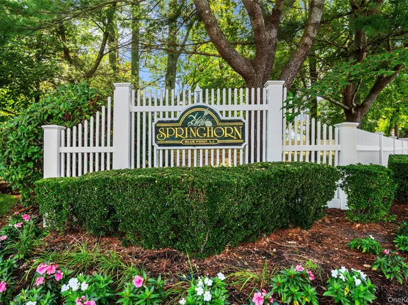 25 Oyster Cove Lane, Blue Point, NY 11715