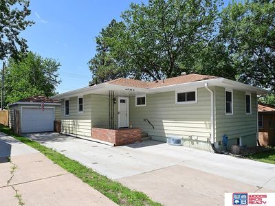 7041 Holdrege St, Lincoln, NE, 68505