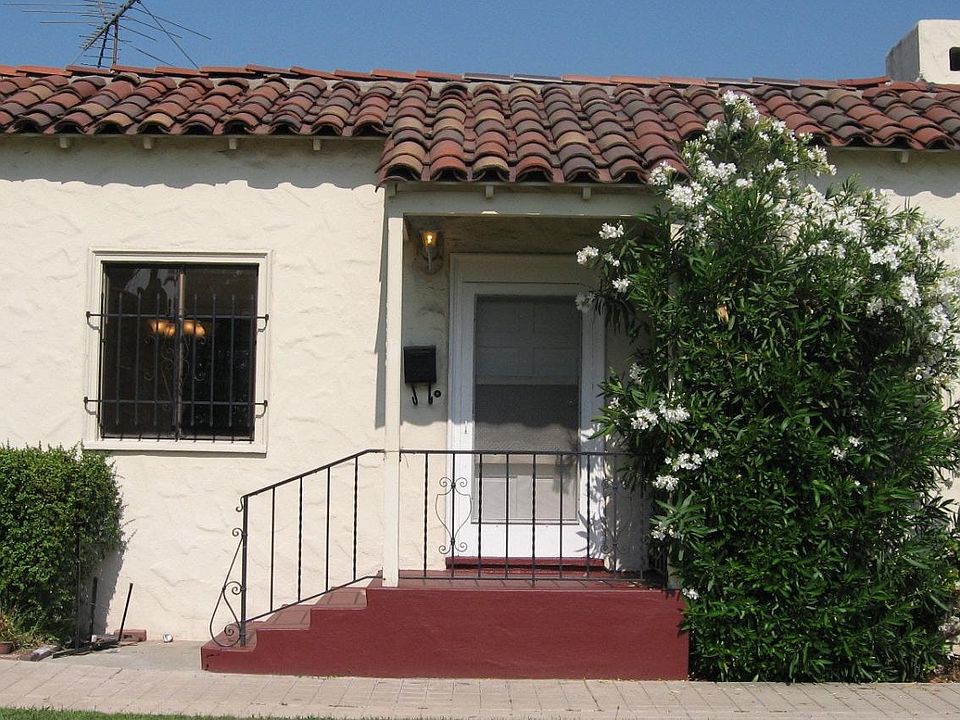 1st image of 4258 W 1st St