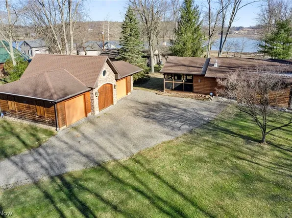 2016 Lakewood Rd SW, Sherrodsville, OH 44675