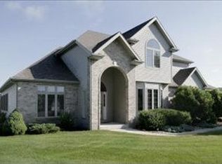 569 Rushing Dr, Plainwell, MI 49080