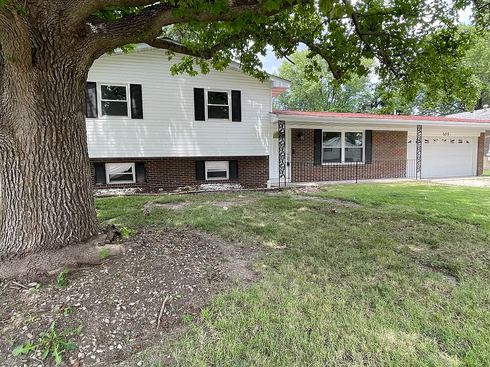 105 Chateau Dr