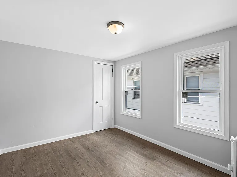 509 Miller St — Photo 17