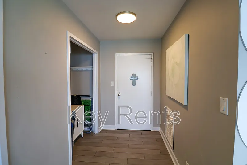 2 bed, 2.0 bath, 1100 sqft, $2,050 — Photo 3