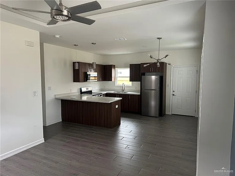 608 N Onyx Ave #1 — Photo 3