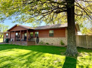 1503 N Hovis St, Cabool, MO 65711