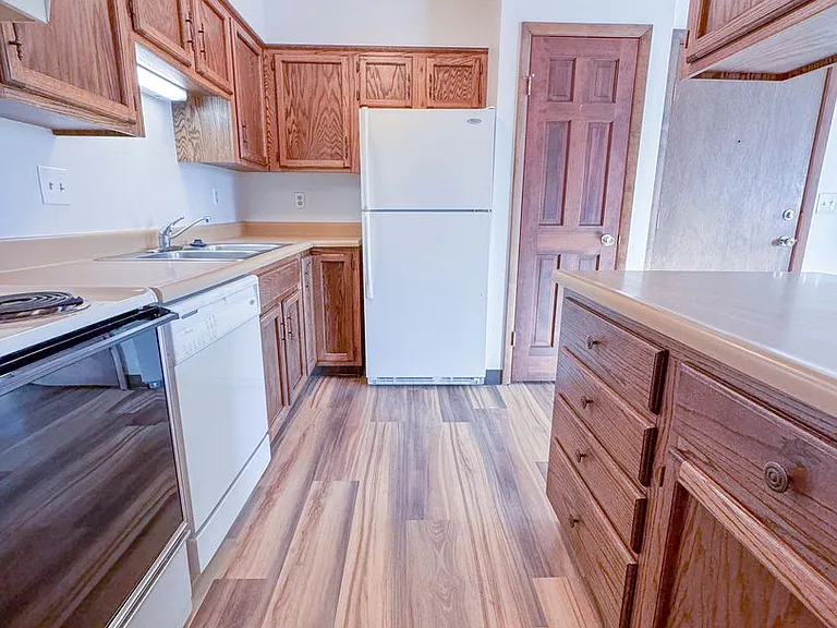 1283 Sugarview Dr — Photo 4